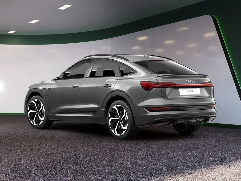 Gebraucht Audi e-tron 300 kW (408 PS) 2021 Grau / daytonagrau perleffekt (metallic) SUV