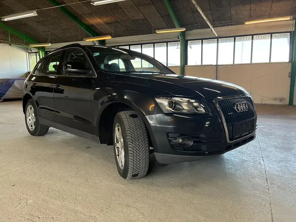 Second-hand Audi Q5 239 CP (175 kW) 2011 Negru SUV