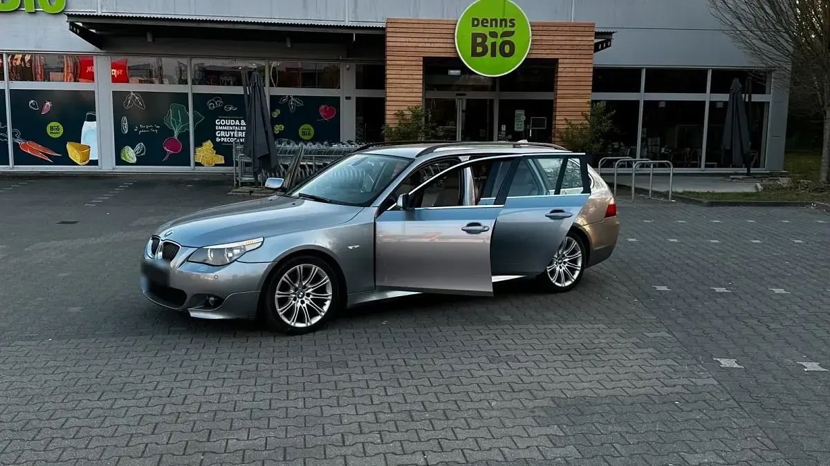 Gebraucht BMW 525 170 PS (125 kW) 2005 Grau Kombi