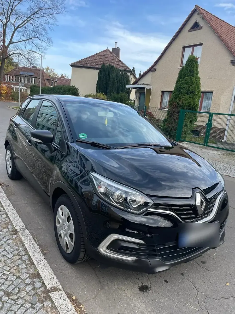 Używany Renault Captur Life 90 KM (66 kW) 2017 Czarny SUV