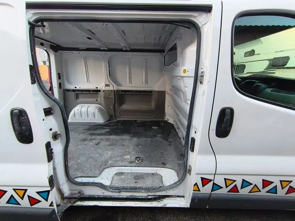 Gebraucht Opel Vivaro 90 PS (66 kW) 2011 Weiß Van / Kleinbus