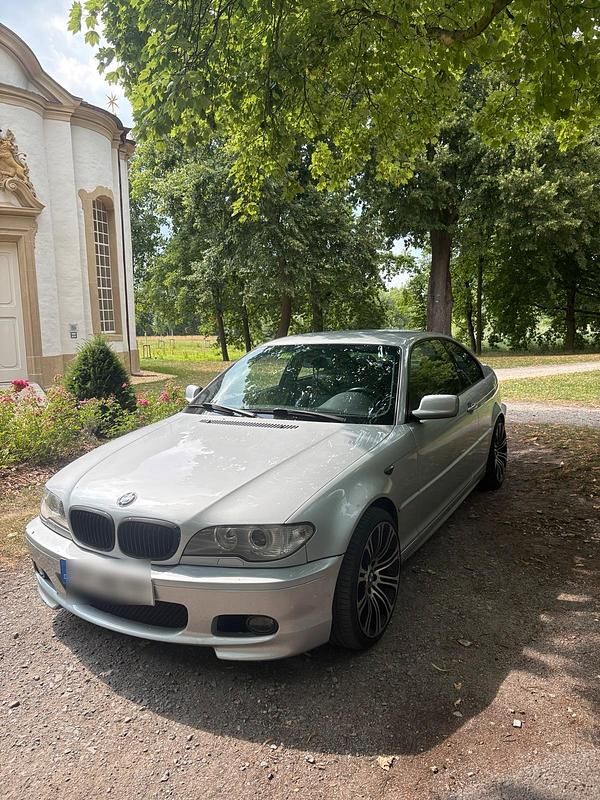 Silber Gebraucht 2003 BMW 330 Coupé | 6.500 € (Superpreis) - Bild 1/4