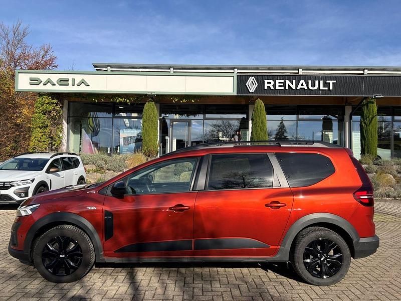 Gebraucht Dacia Jogger Extreme 101 PS (74 kW) 2023 Terrakottabraun Van / Kleinbus