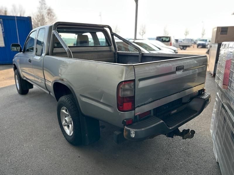 Gebraucht Toyota HiLux 102 PS (75 kW) 2001 Silber Pickup