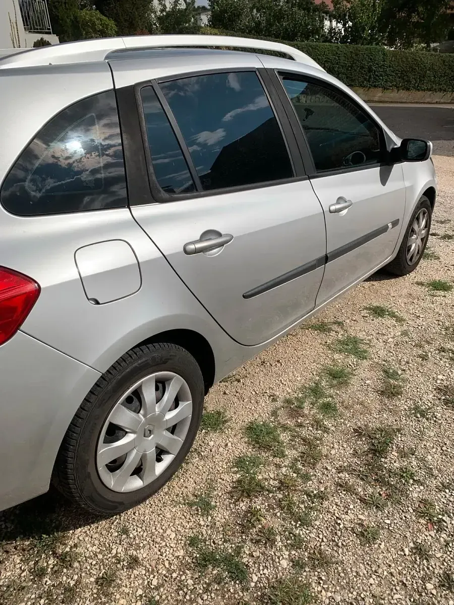 Gebraucht Renault Clio GrandTour Dynamique 75 PS (55 kW) 2008 Silber Kombi