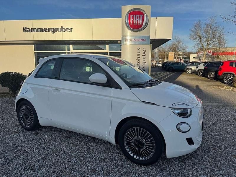 Gebraucht Fiat 500e 86 kW (118 PS) 2023 Gelatto weiß Kleinwagen