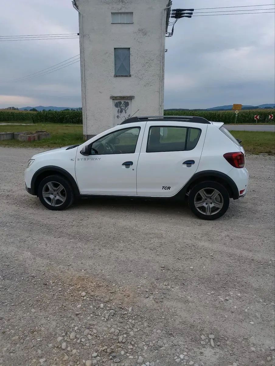 Gebraucht Dacia Sandero 95 PS (69 kW) 2019 Weiß Kleinwagen