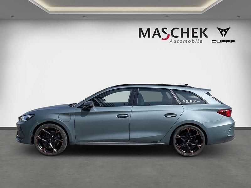 Gebraucht Cupra Leon 272 PS (200 kW) 2024 Enceladus grau matt Limousine