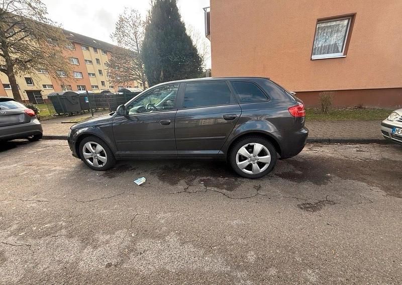 Gebraucht Audi A3 128 PS (94 kW) 2010 Grau Kleinwagen