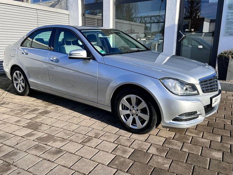 Silber Gebraucht 2013 Mercedes C220 Limousine | 16.300 € (Etwas zu teuer) - Bild 1/4