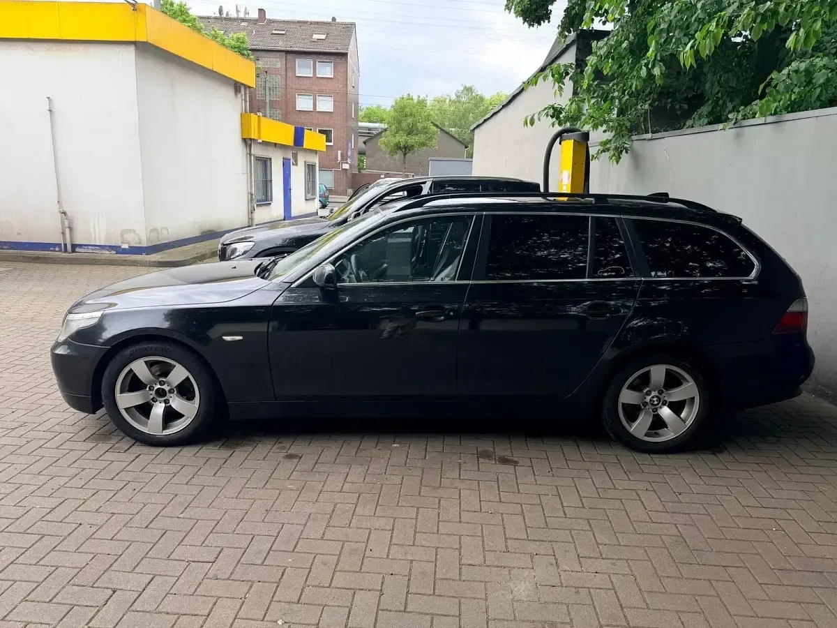 Gebraucht BMW 525 177 PS (130 kW) 2005 Schwarz Kombi