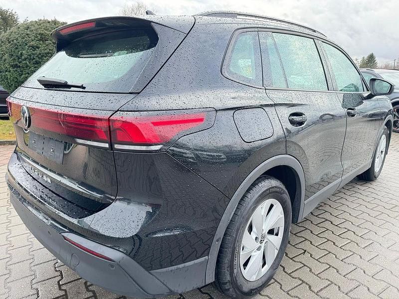 Gebraucht VW Tiguan Life 150 PS (110 kW) 2025 Schwarz SUV