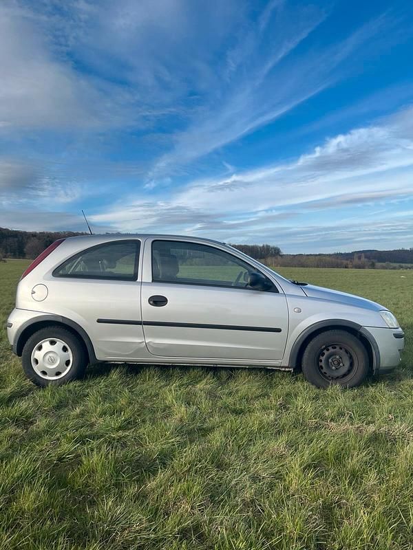 Usata Opel Corsa 75 CV (55 kW) 2004 Argento Utilitaria