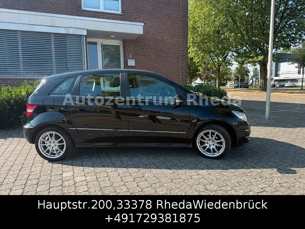 Gebraucht Mercedes B180 116 PS (85 kW) 2009 Schwarz Van / Kleinbus