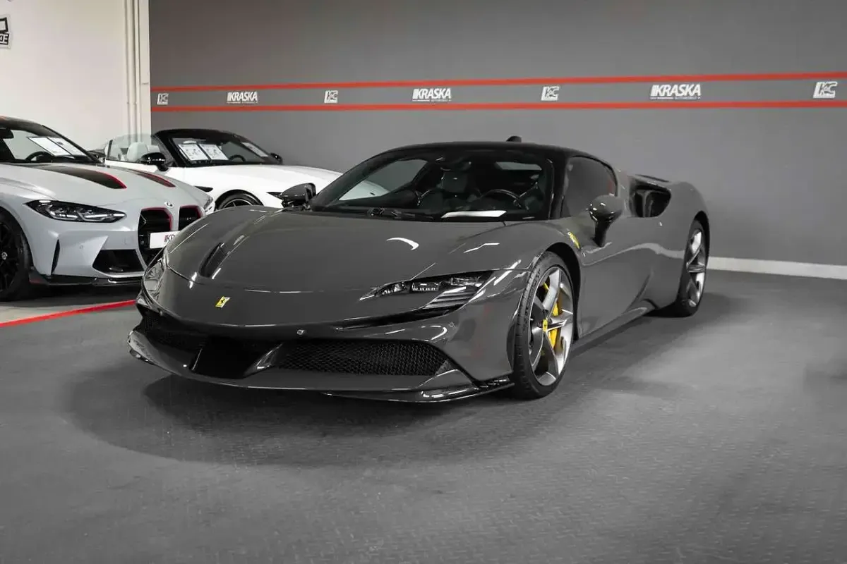 Gebraucht Ferrari SF90 1001 PS (736 kW) 2021 Grigio scuro 792 Coupé
