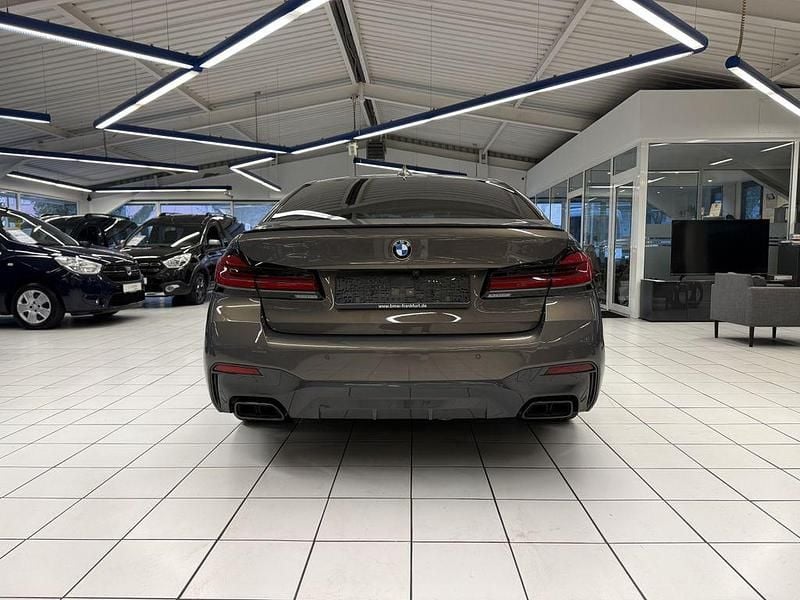 Gebraucht BMW M550 Performance 530 PS (389 kW) 2022 Grau Limousine