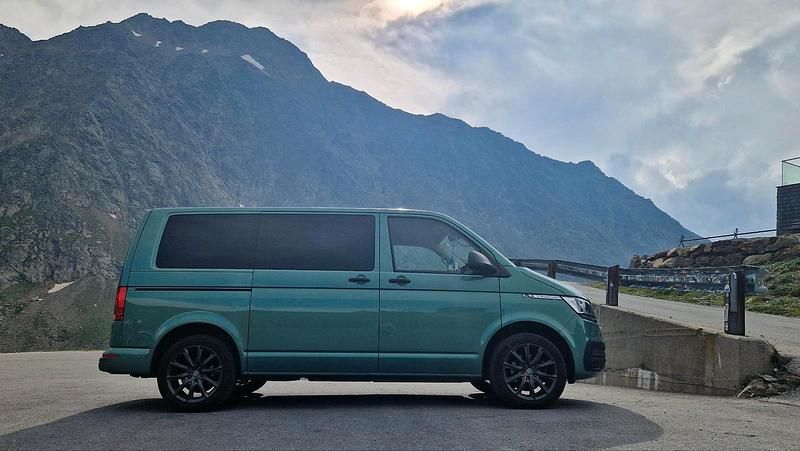 Grün Gebraucht 2020 VW Multivan Van / Kleinbus | 41.000 € (Fairer Preis) - Bild 1/4