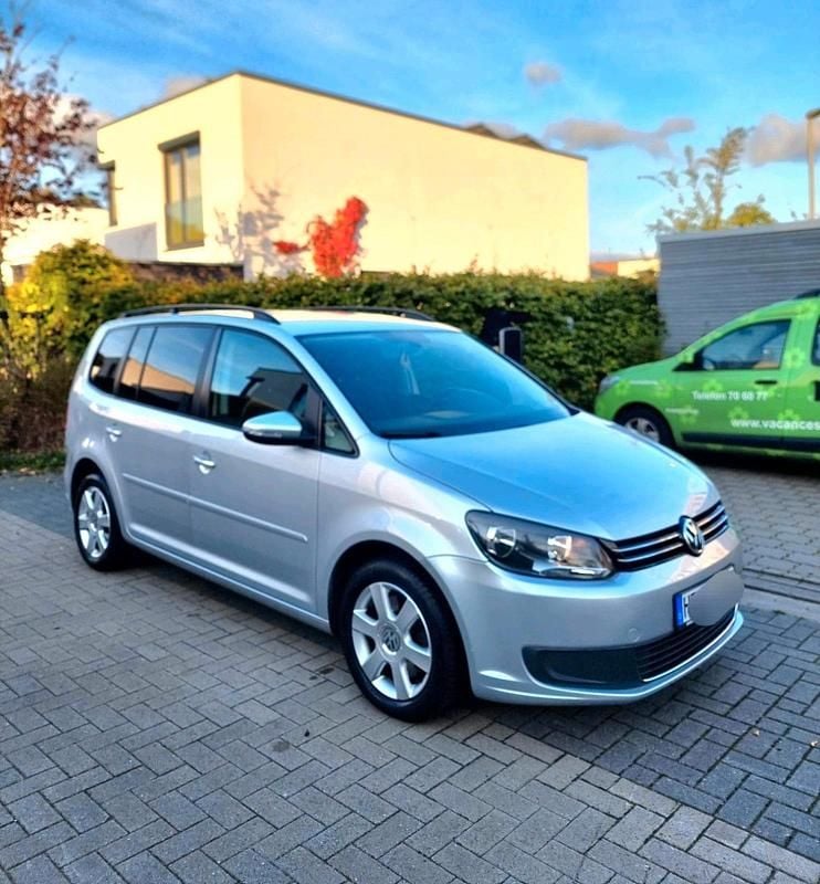Silber Gebraucht 2014 VW Touran Comfortline Van / Kleinbus | 6.500 € (Superpreis) - Bild 1/4