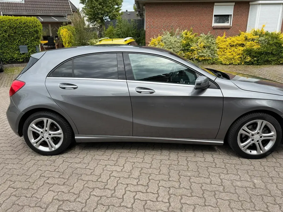 Gebraucht Mercedes A200 156 PS (114 kW) 2013 Grau Kombi