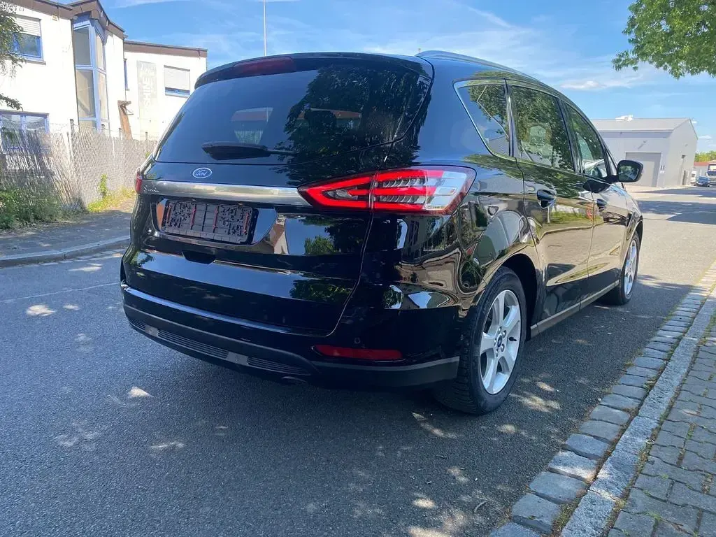 Occasion Ford S-MAX Titanium 150 ch (110 kW) 2017 Noir Monospace