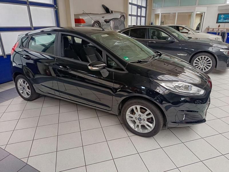 Gebraucht Ford Fiesta Celebration 80 PS (58 kW) 2016 Schwarz Limousine