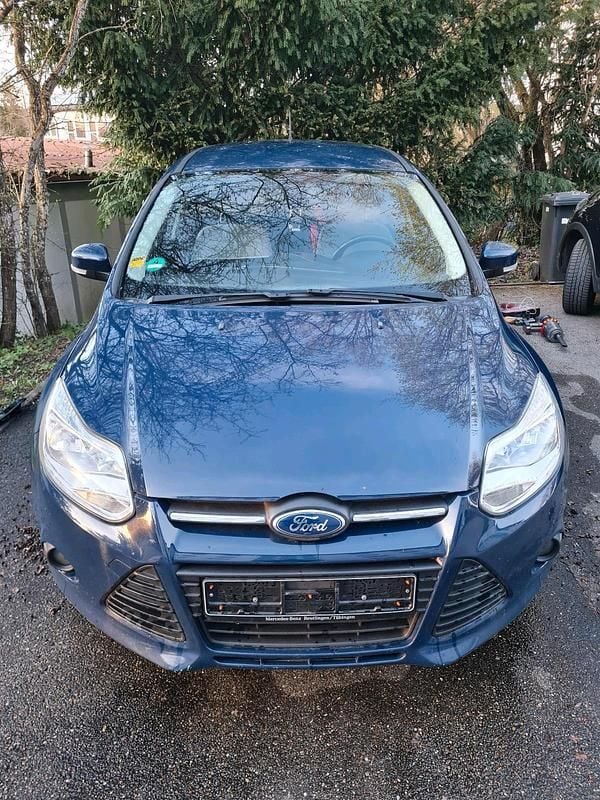 Gebraucht Ford Focus 115 PS (84 kW) 2014 Blau Kombi