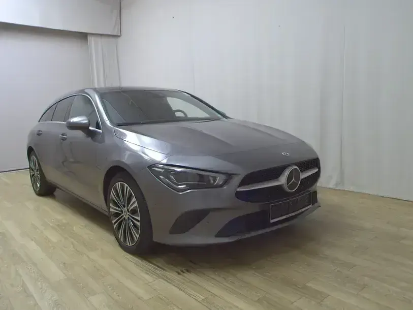 Gebraucht Mercedes CLA200 Shooting Brake 150 PS (110 kW) 2022 Grau Kombi