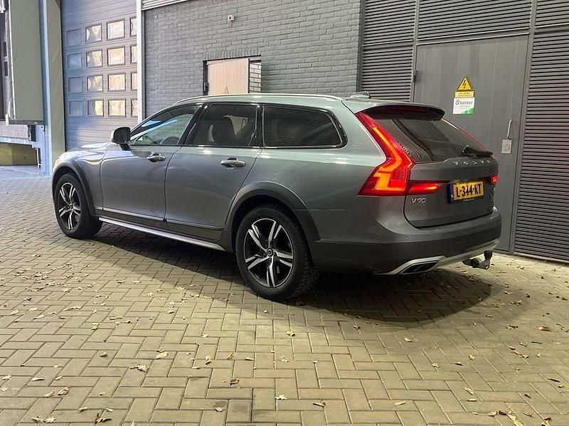 Gebraucht Volvo V90 CC Pro 250 PS (183 kW) 2020 Grau Kombi
