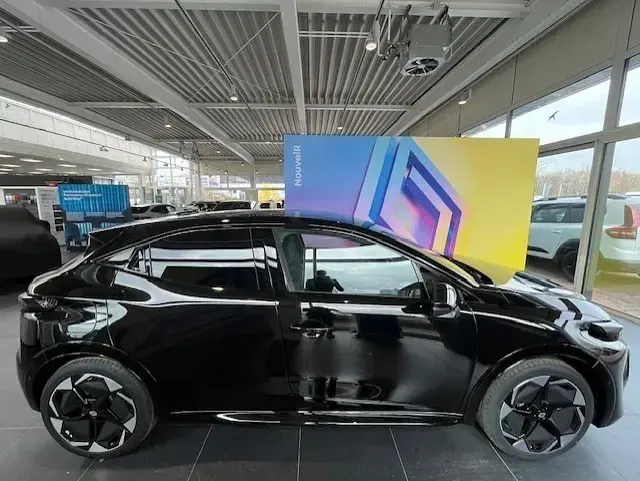 Neu Renault Clio V Techno 114 PS (83 kW) 2026 Black pearlschwarz metallic (schwarz) Limousine