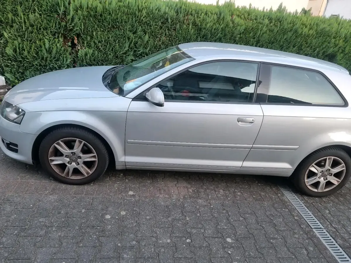 Używany Audi A3 125 KM (91 kW) 2011 Srebrny Hatchback