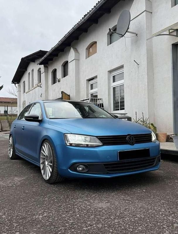 Gebraucht VW Jetta 122 PS (89 kW) 2014 Blau Limousine