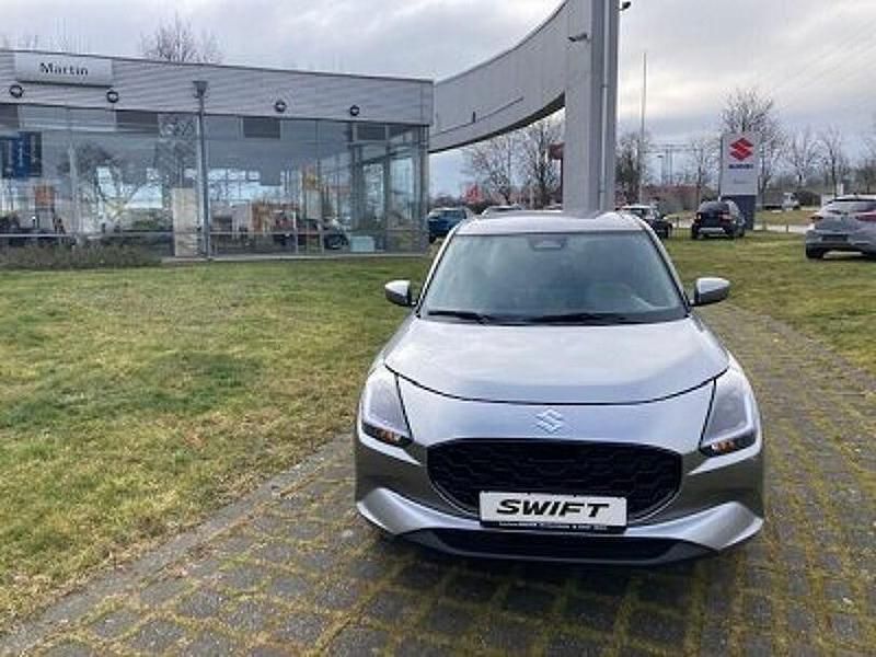 Neu Suzuki Swift 83 PS (61 kW) 2026 Silber Kleinwagen