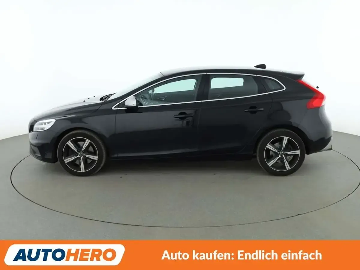 Gebraucht Volvo V40 R-Design 190 PS (139 kW) 2018 Onyx black Kombi