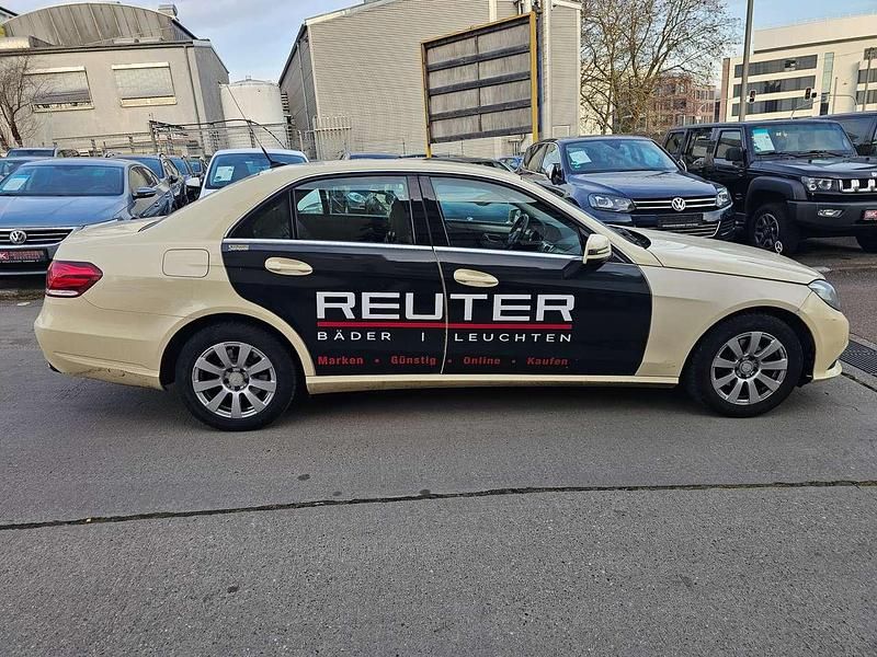 Gebraucht Mercedes E200 136 PS (100 kW) 2016 Hellelfenbein Limousine