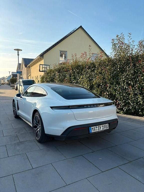 Gebraucht Porsche Taycan 350 kW (476 PS) 2021 Weiß Limousine