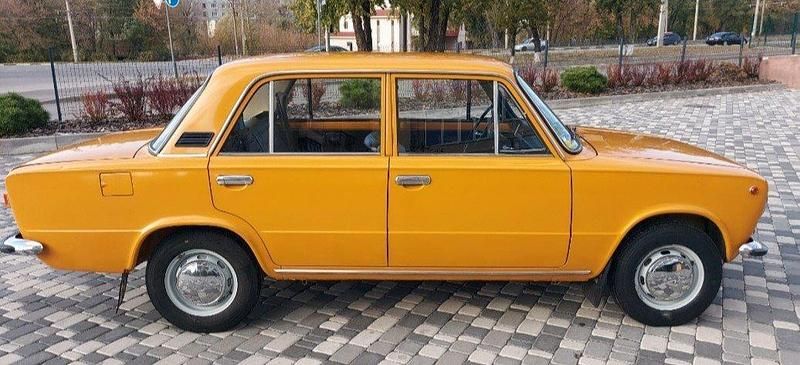Second-hand Lada 1200 60 CP (44 kW) 1984 Berlinǎ