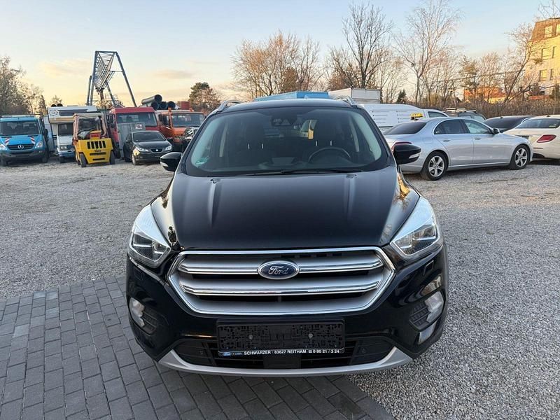 Schwarz Gebraucht 2019 Ford Kuga Titanium SUV | 9.499 € (Superpreis) - Bild 1/4
