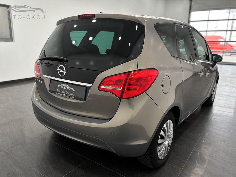 Gebraucht Opel Meriva 101 PS (74 kW) 2012 Braun Van / Kleinbus