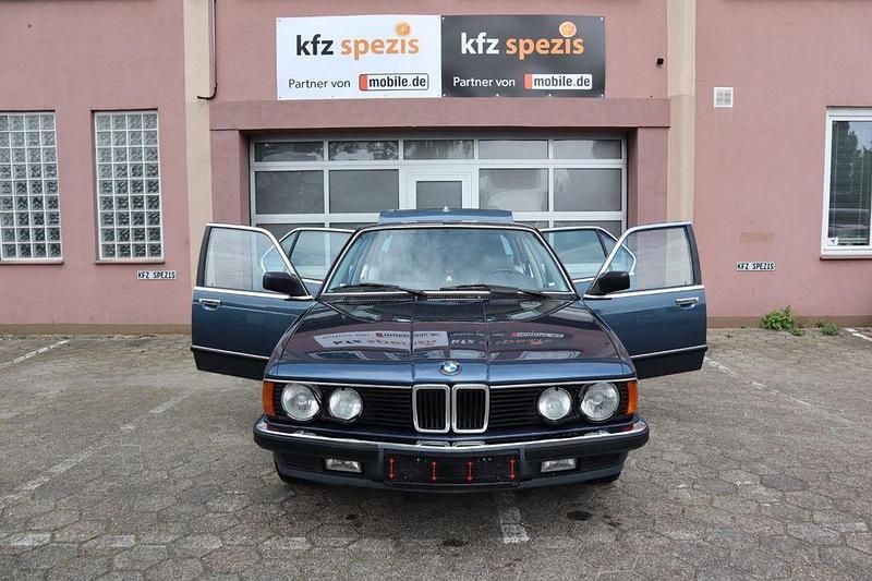 Blau Gebraucht 1985 BMW 735 Limousine | 25.970 € - Bild 1/4