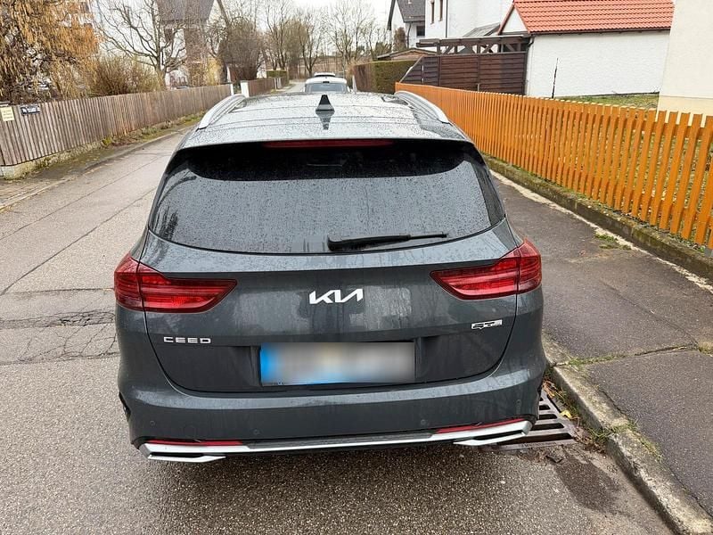 Gebraucht Kia Ceed 160 PS (117 kW) 2024 Grau Kleinwagen