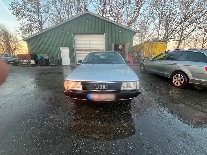 Gebraucht Audi 100 Basis 90 PS (66 kW) 1988 Blau Limousine