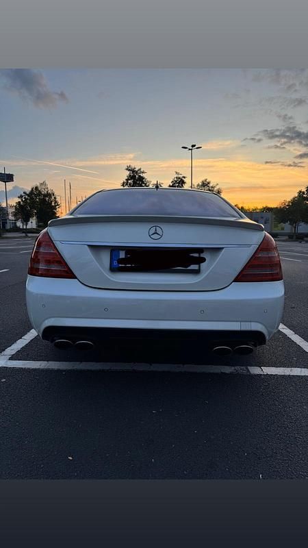 Weiß Gebraucht 2010 Mercedes S500L Limousine | 19.999 € - Bild 1/4