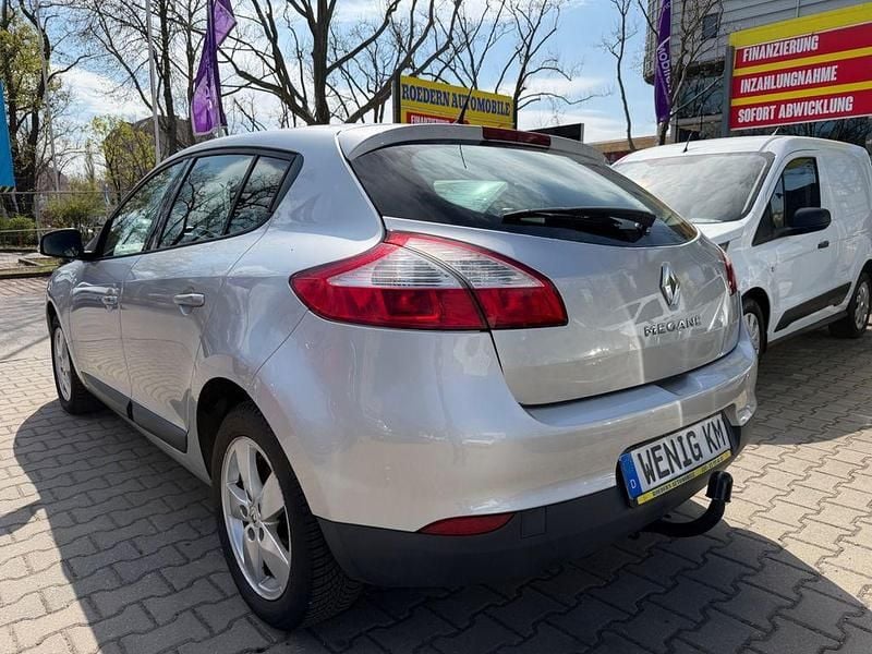 Gebraucht Renault Mégane Dynamique 140 PS (102 kW) 2010 Grau Limousine