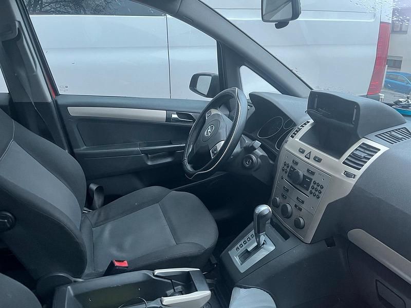 Gebraucht Opel Zafira 120 PS (88 kW) 2008 Rot Van / Kleinbus