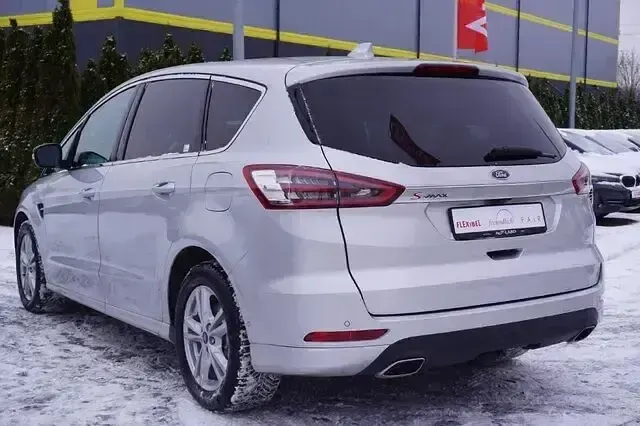 Gebraucht Ford S-MAX Titanium 190 PS (139 kW) 2019 Silber Van / Kleinbus