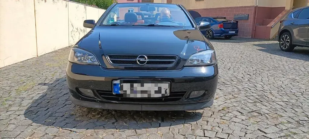 Używany Opel Astra Cabriolet 125 KM (91 kW) 2003 Czarny Kabriolet