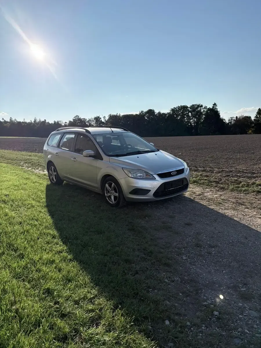 Gebraucht Ford Focus 109 PS (80 kW) 2008 Silber Kombi
