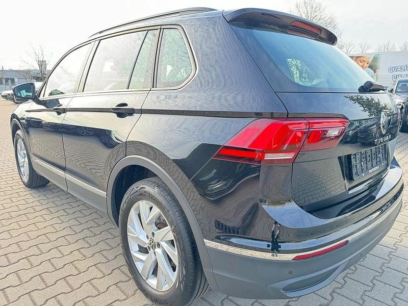 Gebraucht VW Tiguan 200 PS (147 kW) 2022 Schwarz SUV