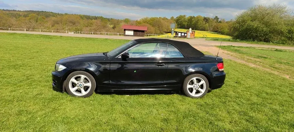 Gebraucht BMW 118 Cabriolet Sport Line 143 PS (105 kW) 2009 Schwarz Cabrio
