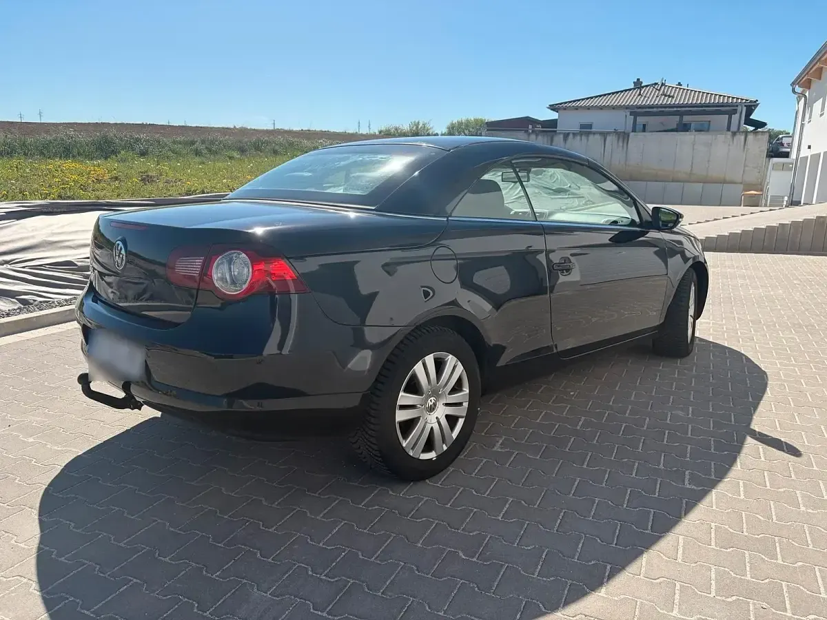 Second-hand VW Eos 122 CP (89 kW) 2010 Negru Cabrio